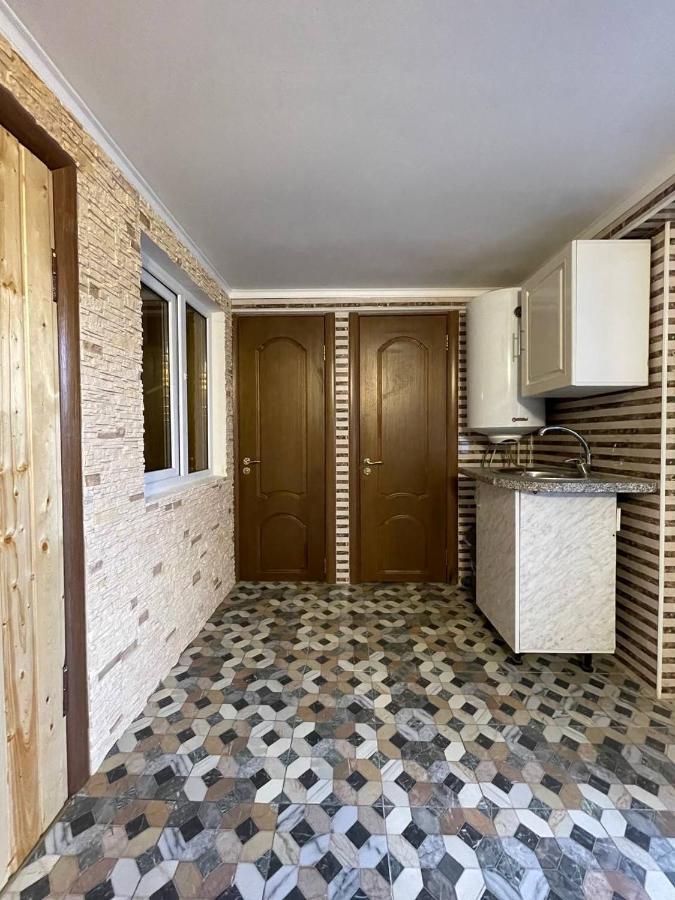 Мир Otchamtchiré Extérieur photo